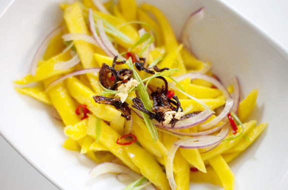 southeast-asian mango salad